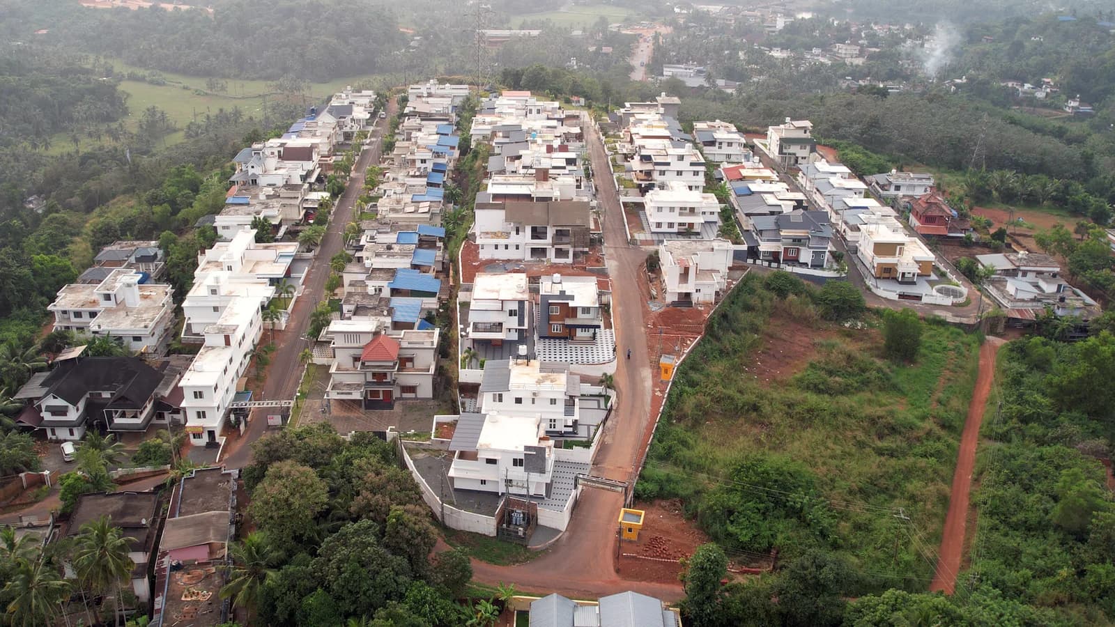 Aiza Diamond Hills — Luxury Villa in Taliparamba, Kannur | CMR Developers Kerala